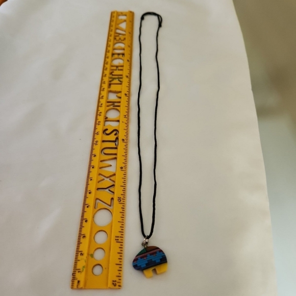 Unisex Southwest-style bear necklace - Picture 5 of 5